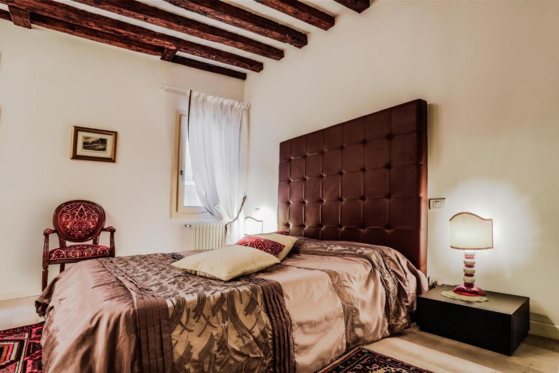 Venice Dream House Room photo